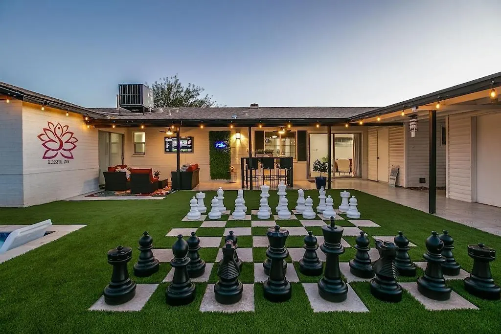 Nyaraló Charming Zen Home With Heated Pool, Pool Table, Arcade And Mini Golf. Scottsdale Amerikai Egyesült Államok