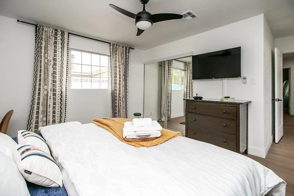 Charming Zen Home With Heated Pool, Pool Table, Arcade And Mini Golf. Scottsdale