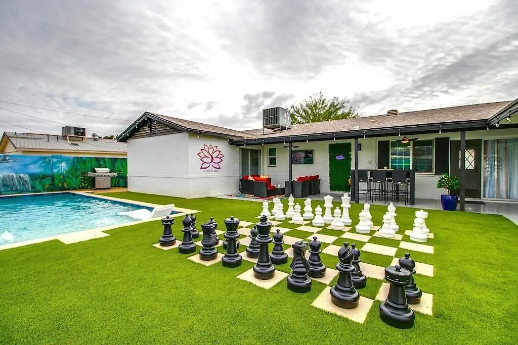 Nyaraló Charming Zen Home With Heated Pool, Pool Table, Arcade And Mini Golf. Scottsdale