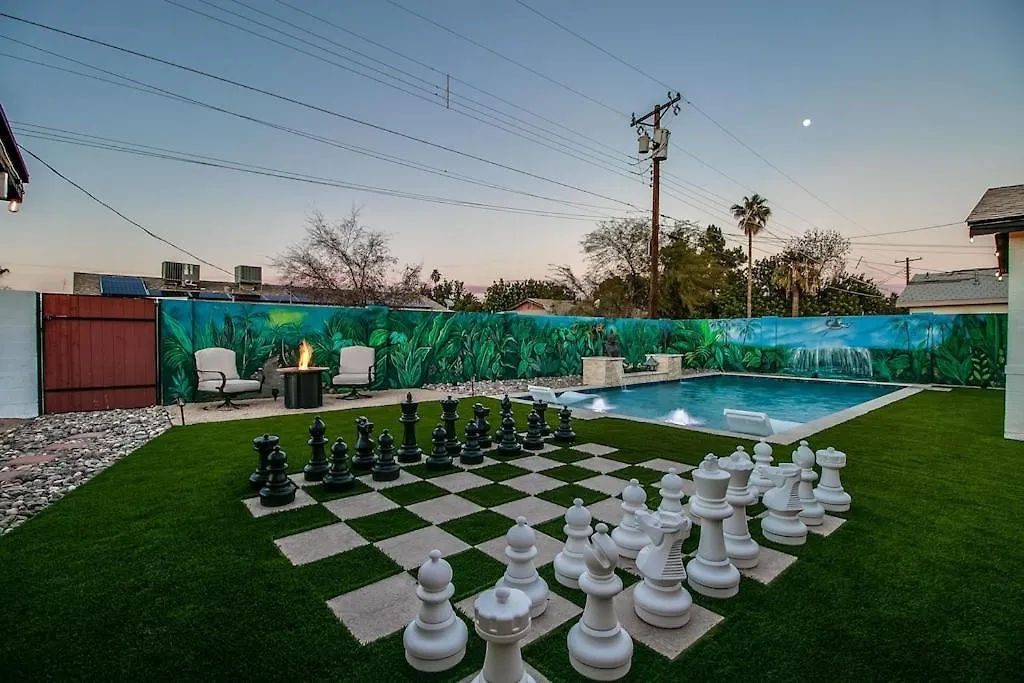 Charming Zen Home With Heated Pool, Pool Table, Arcade And Mini Golf. Scottsdale