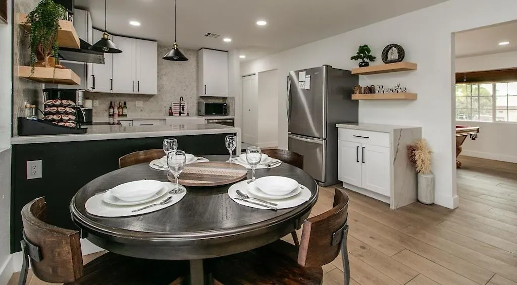 Charming Zen Home With Heated Pool, Pool Table, Arcade And Mini Golf. Scottsdale